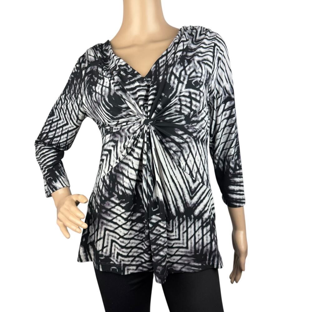 Daisy Fuentes M Black White Abstract Knot Front Pullover Top Stretch V-Neck